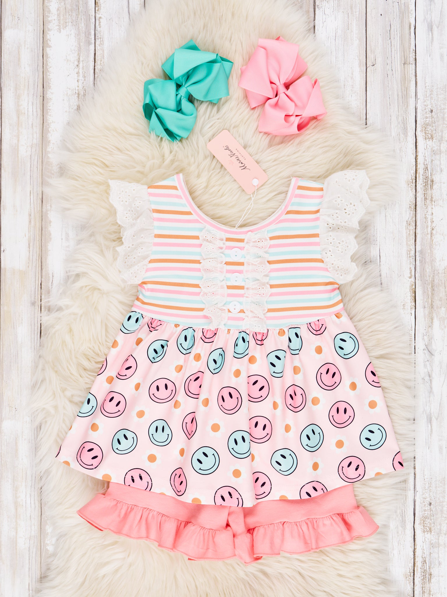 Smiles & Daisies Ruffle Outfit - Marie Nicole Clothing