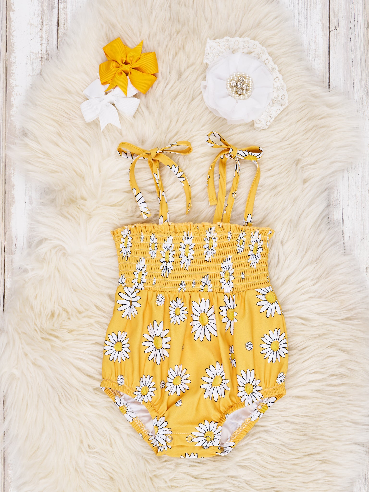 Smocked Daisy Tie Romper - Marie Nicole Clothing