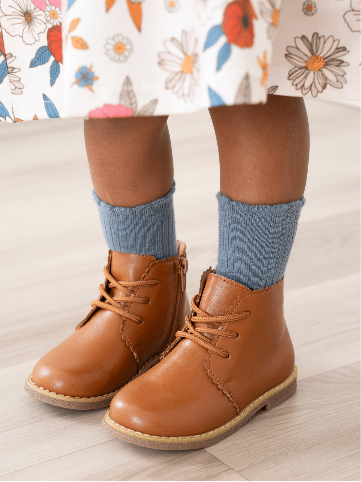 Scallop Hem Crew Socks - Marie Nicole Clothing
