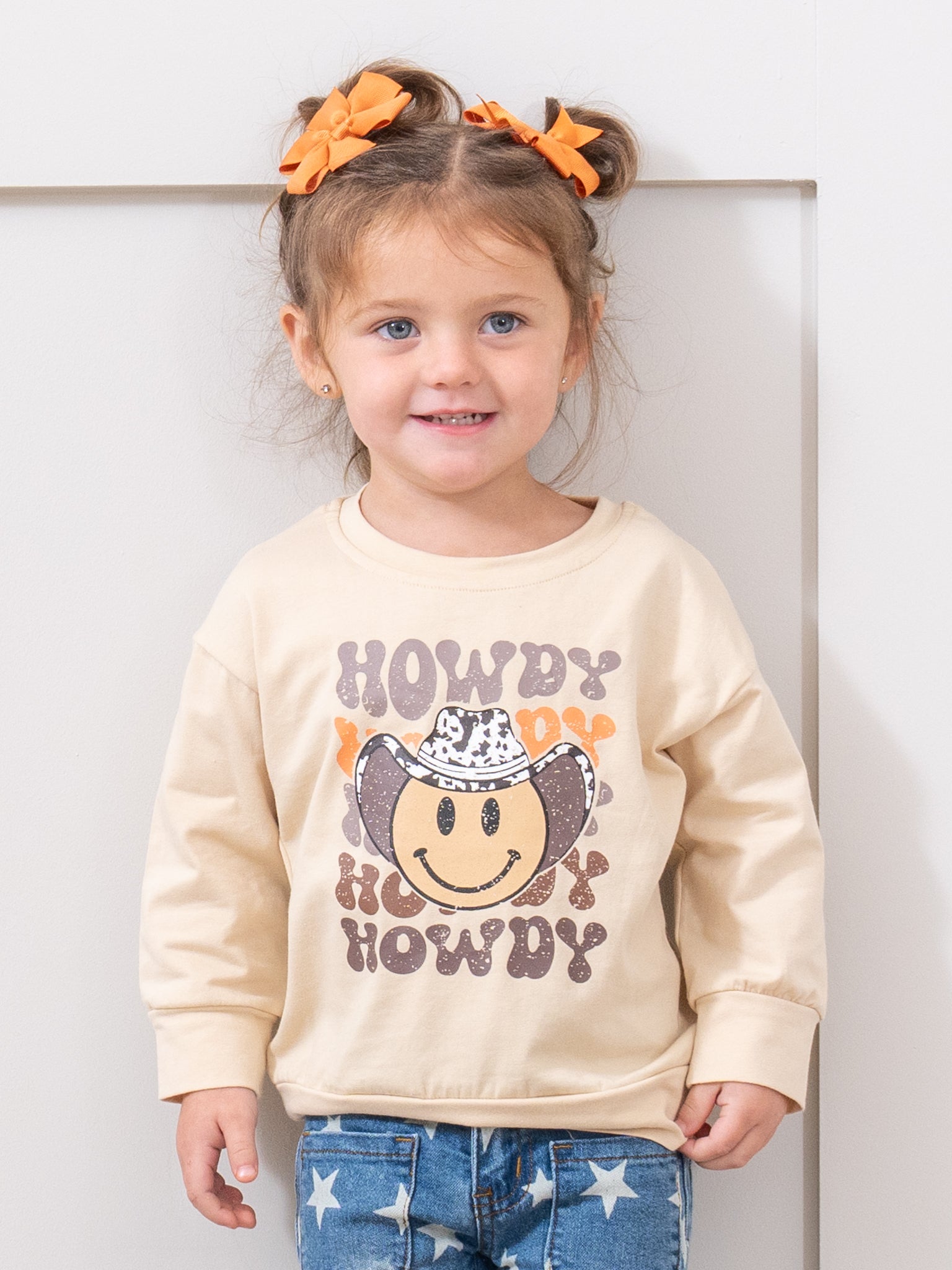 Cream Smiley Howdy Crewneck Shirt - Marie Nicole Clothing