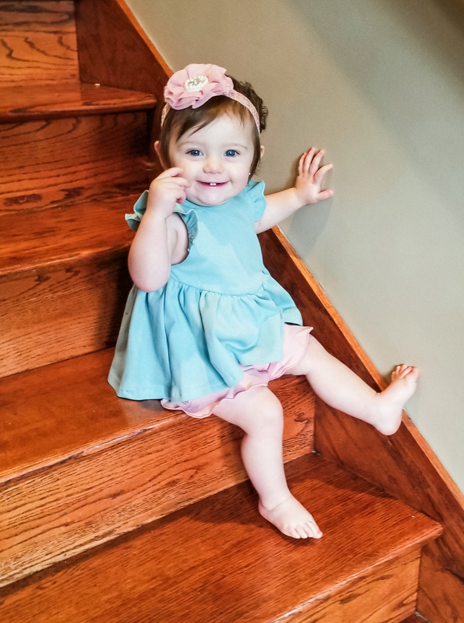 Pocket Ruffle Short - Mauve Pink - Marie Nicole Clothing