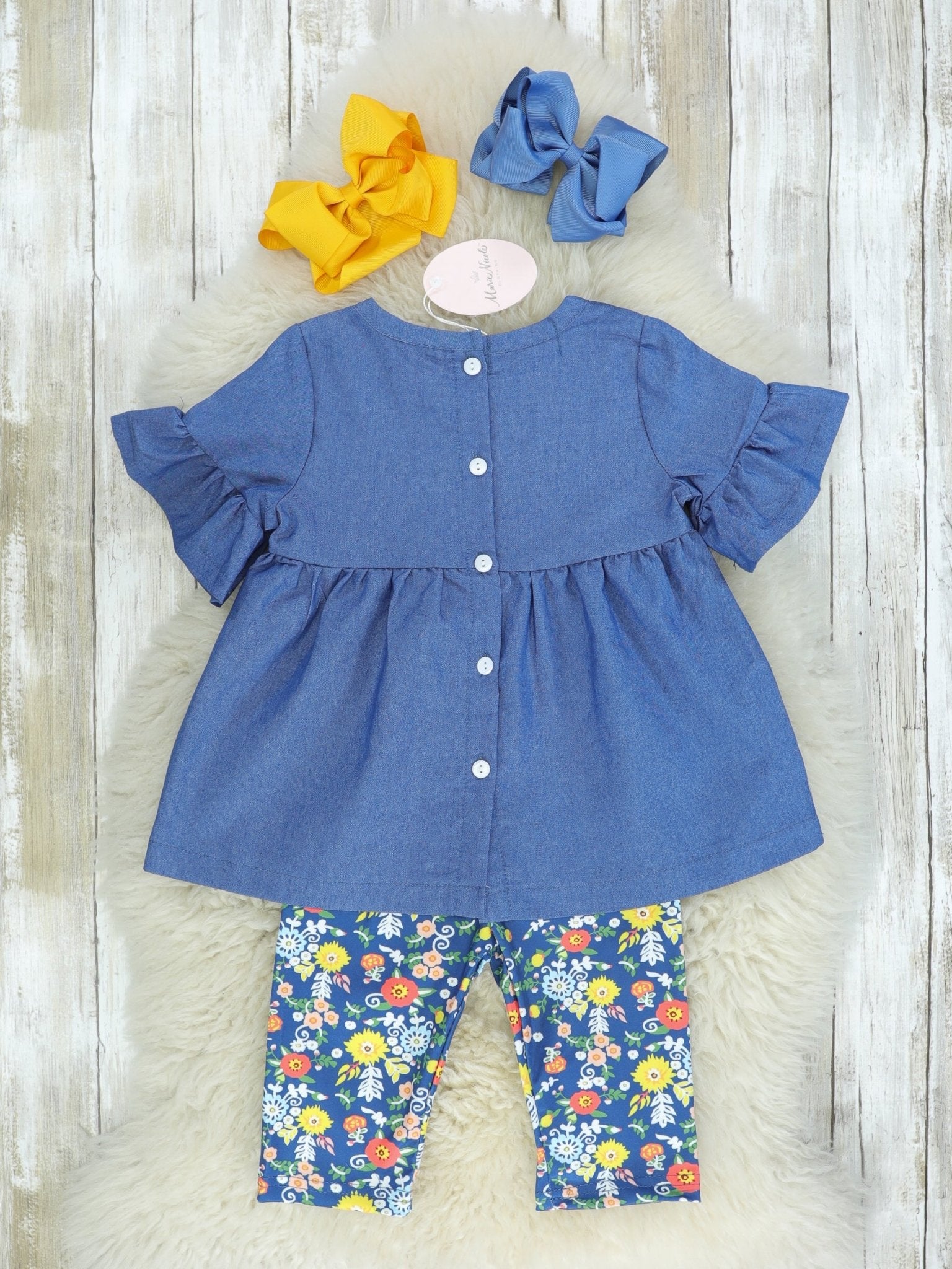 Chambray Floral Tunic & Capris Outfit - Marie Nicole Clothing