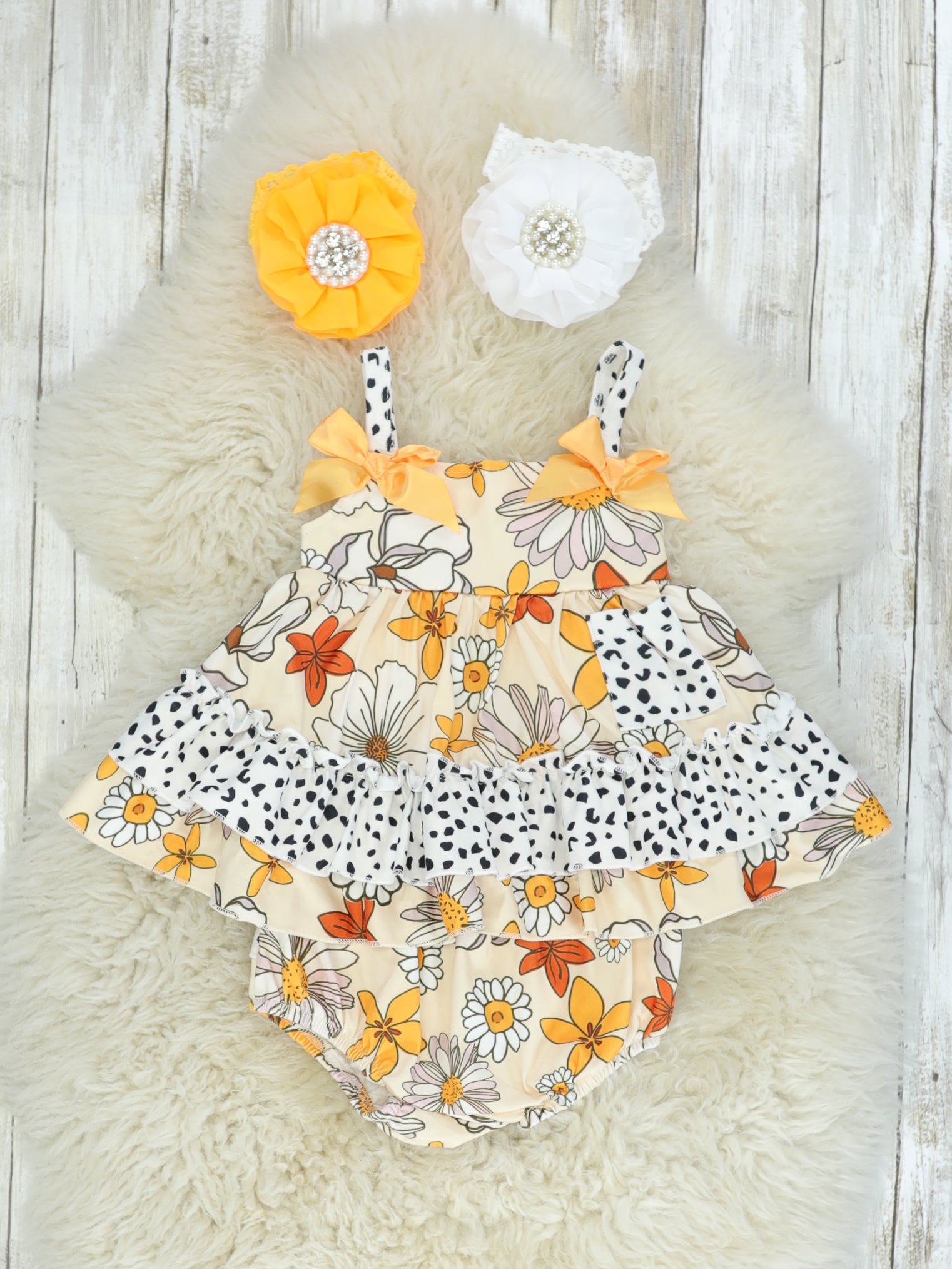 Pale Yellow Daisy Ruffle Top & Bloomer Set - Marie Nicole Clothing