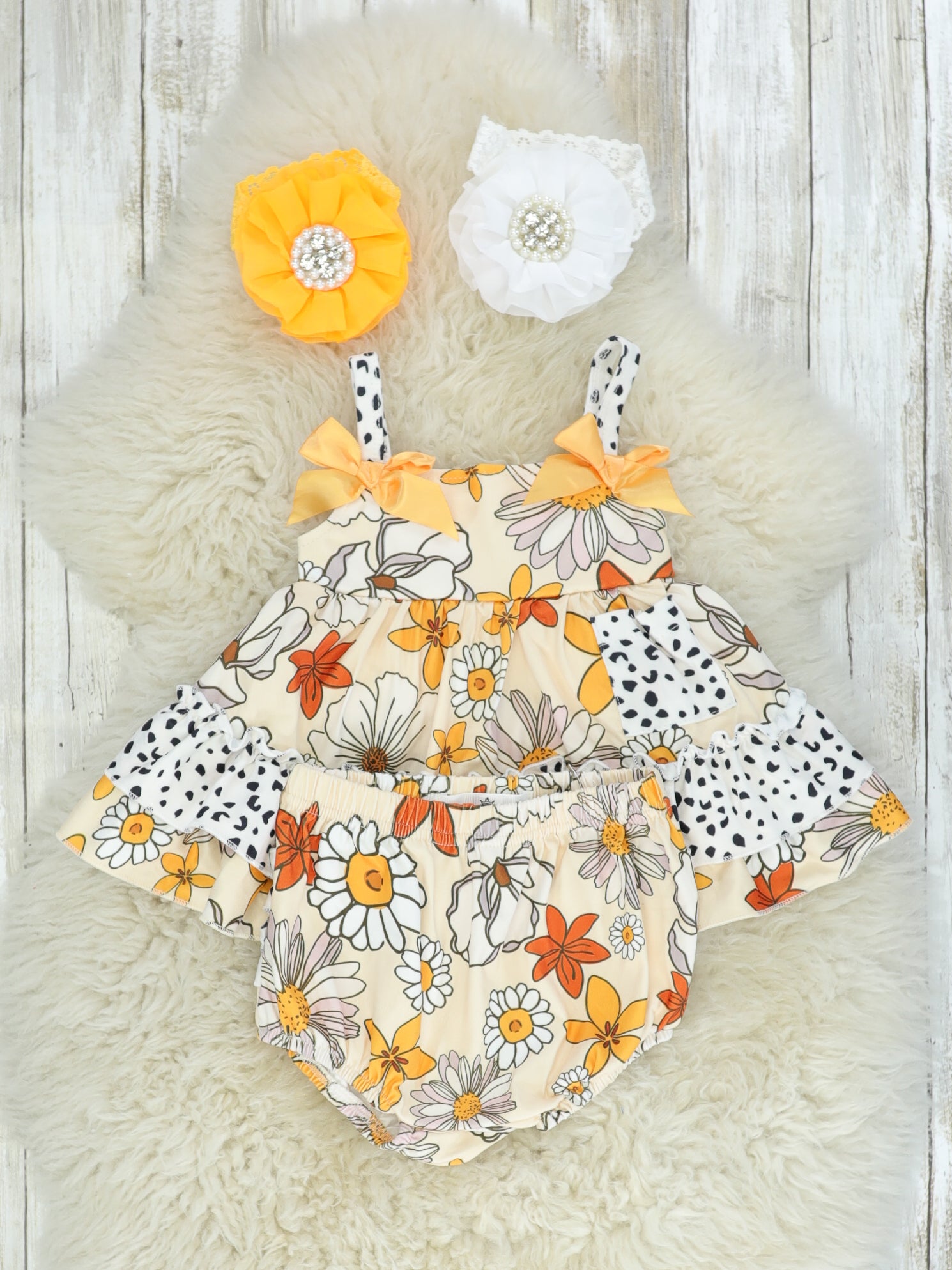 Pale Yellow Daisy Ruffle Top & Bloomer Set - Marie Nicole Clothing