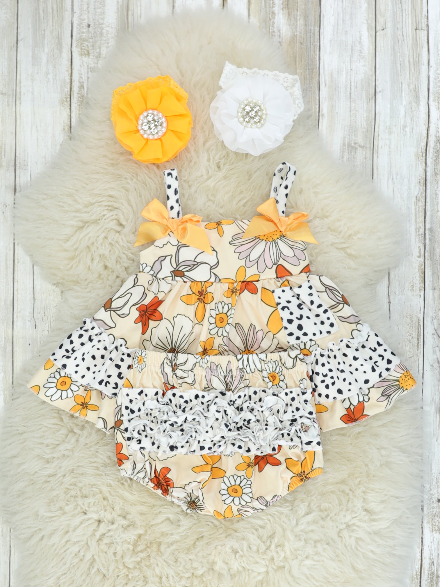 Pale Yellow Daisy Ruffle Top & Bloomer Set - Marie Nicole Clothing