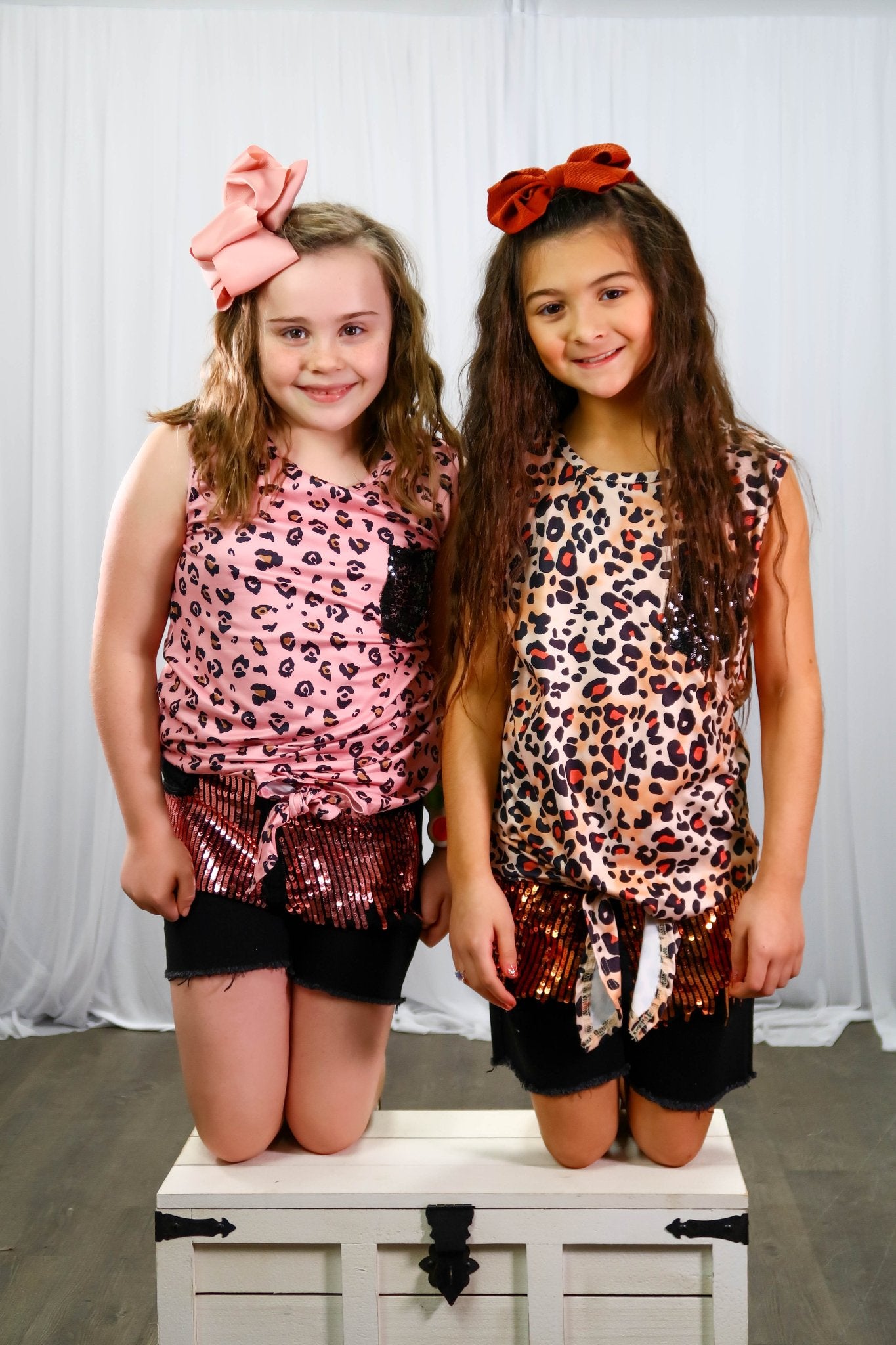 Peach Cheetah Knot Top & Distressed Denim Outfit - Marie Nicole Clothing